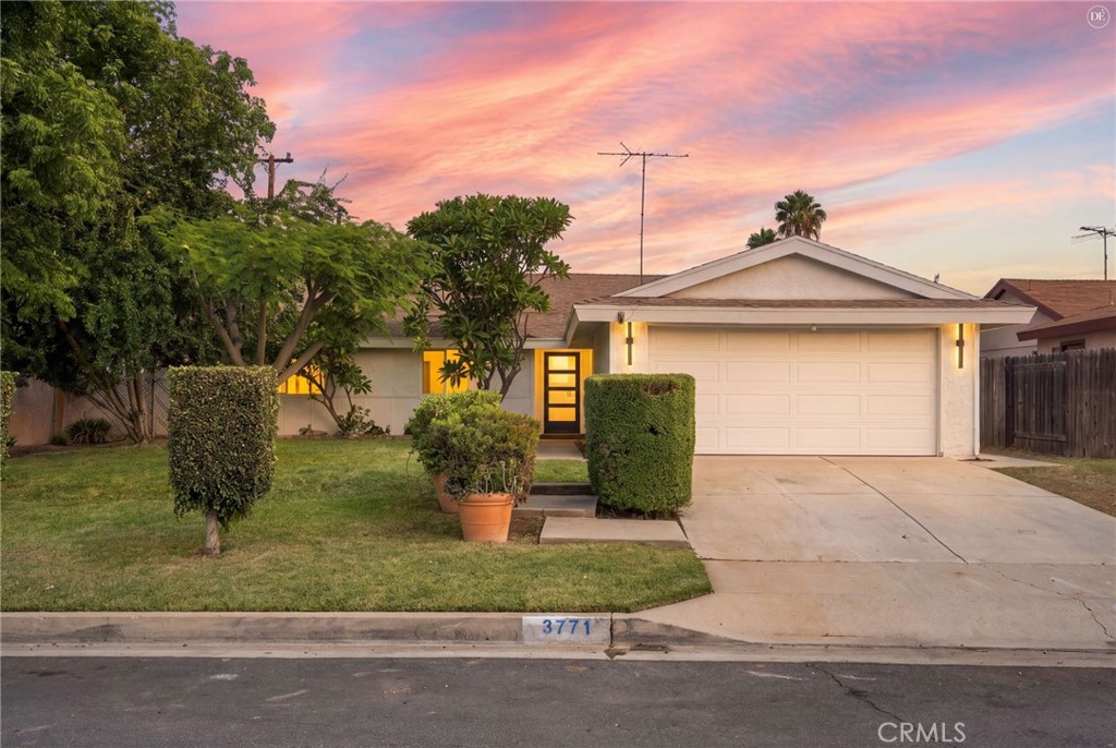 3771 Briarvale Property Photo 1
