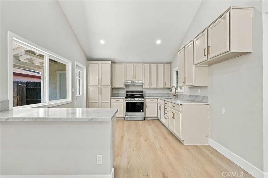 3771 Briarvale Property Photo 7