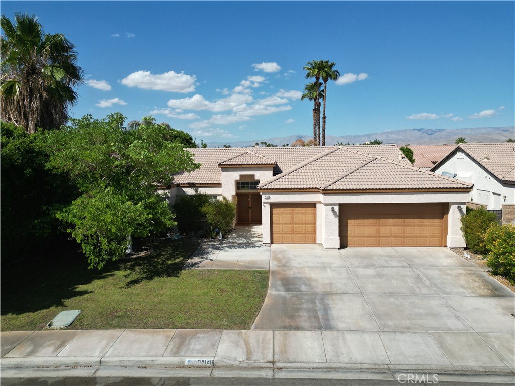 79120 Canterra Property Photo 1