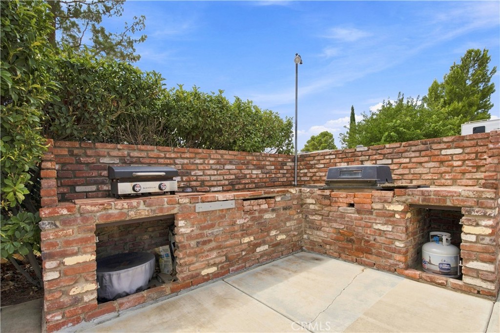 18461 Sutter Property Photo 6