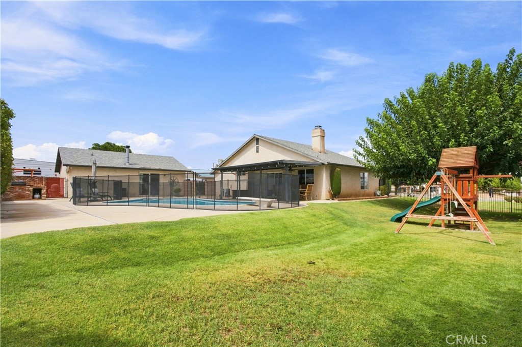 18461 Sutter Property Photo 9