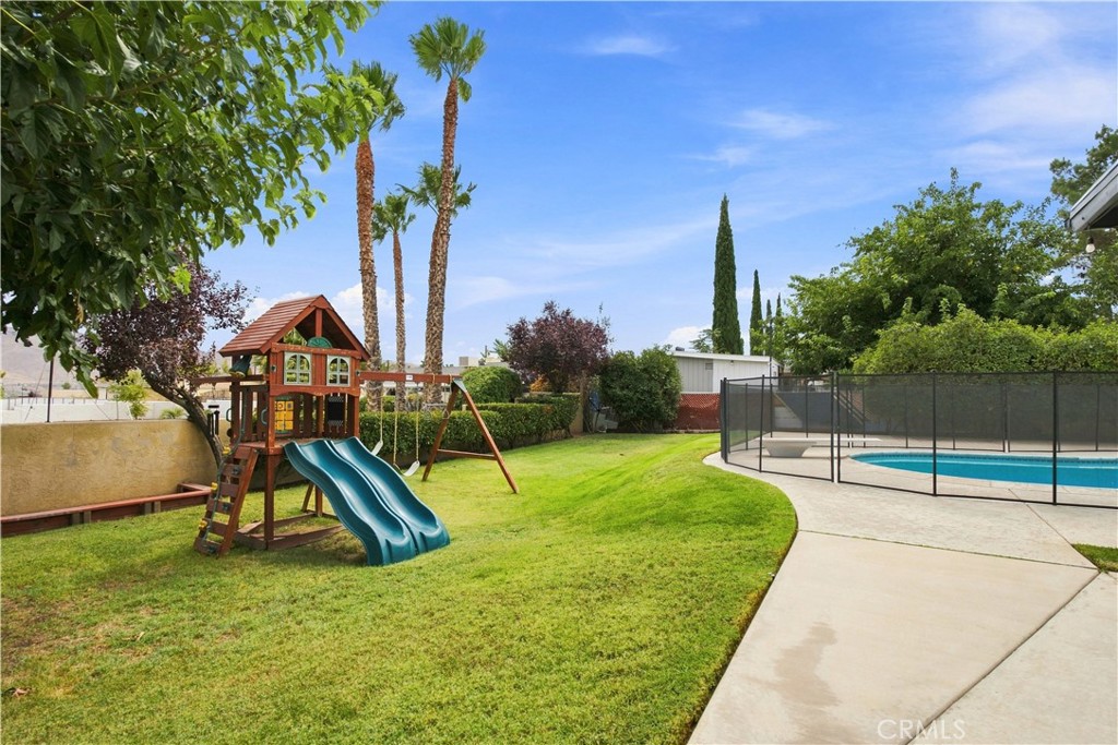 18461 Sutter Property Photo 12