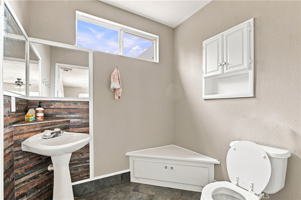 18461 Sutter Property Photo 16