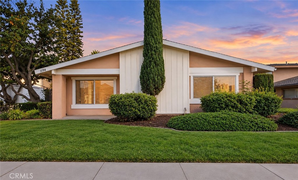 1194 Border A Property Photo 1