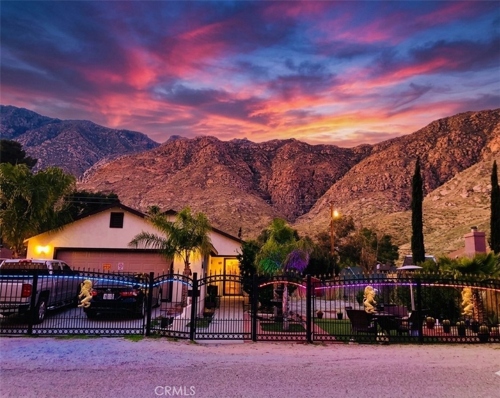 51815 Riza Property Photo 1