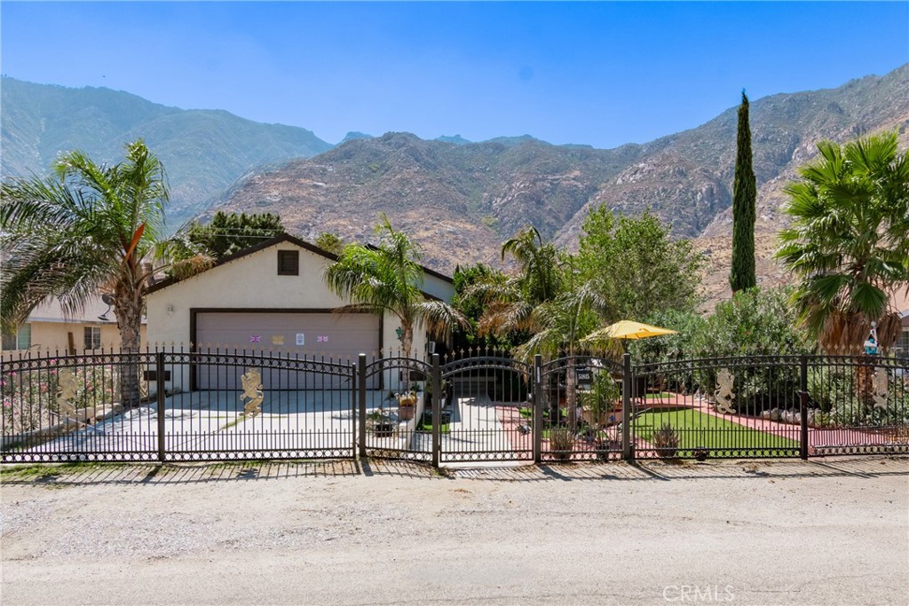 51815 Riza Property Photo 3