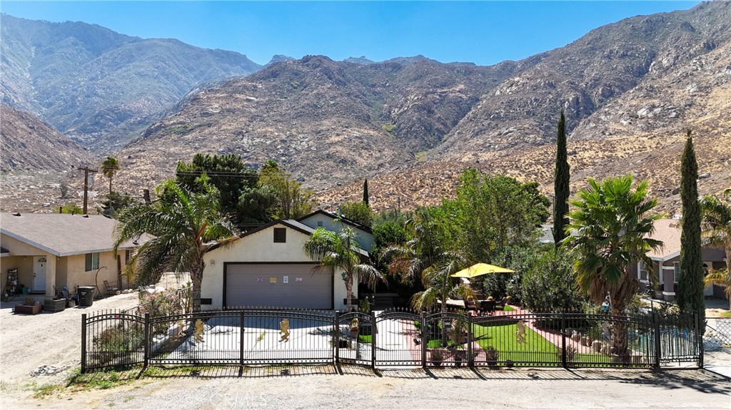 51815 Riza Property Photo 4