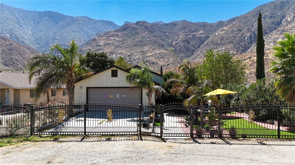 51815 Riza Property Photo 5