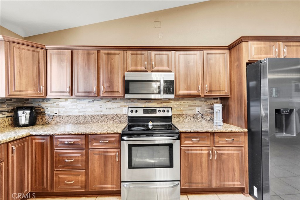 51815 Riza Property Photo 25