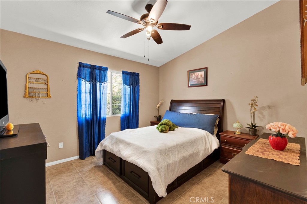 51815 Riza Property Photo 34
