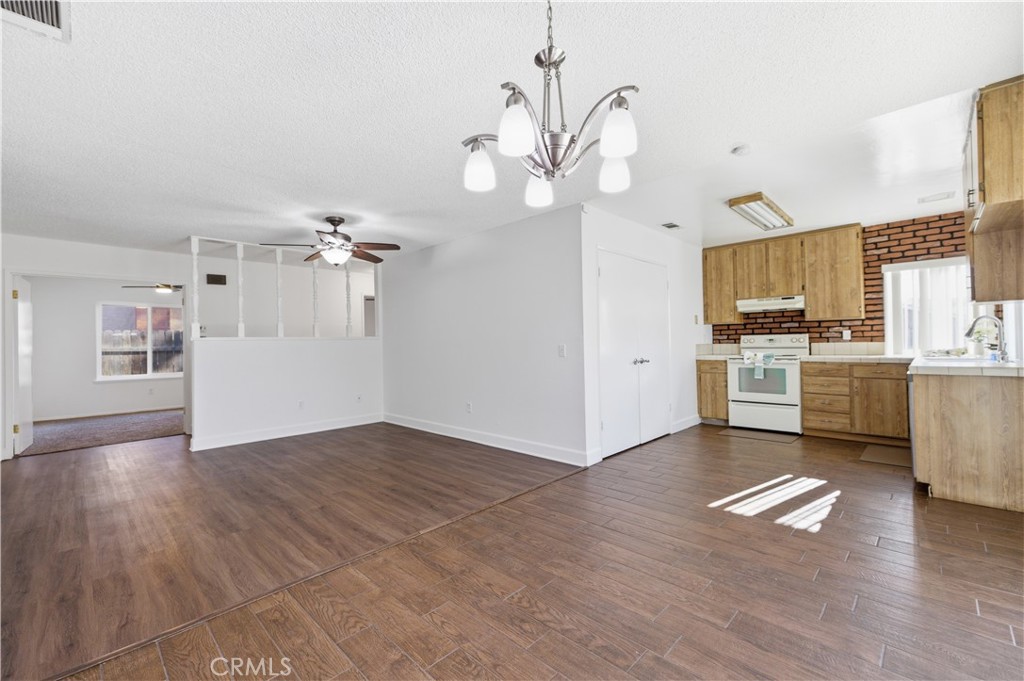 7035 Batavia Way Property Photo 4