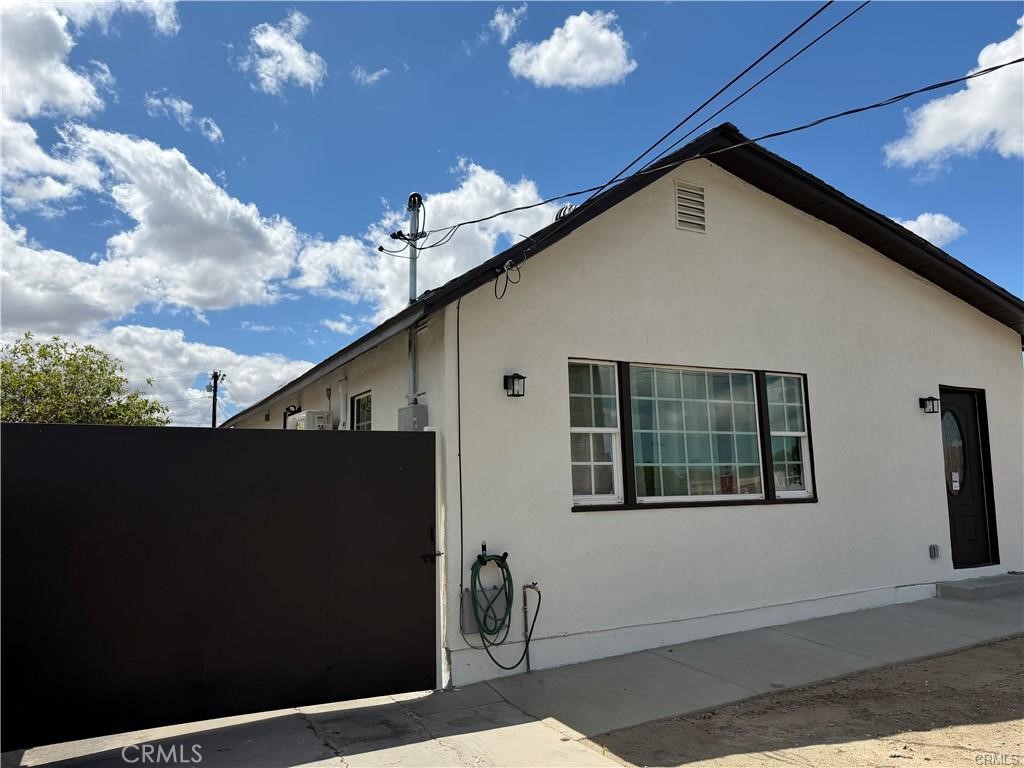 1271 W 19th Property Photo