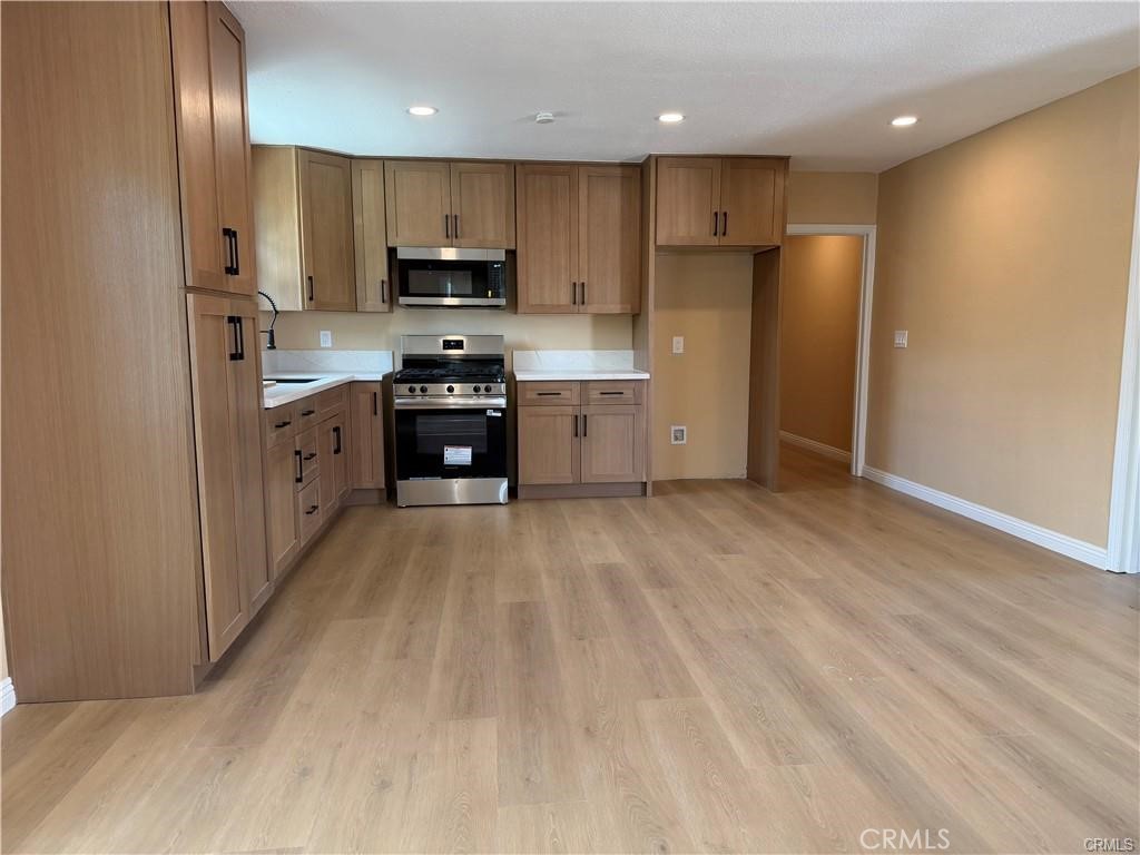 1271 W 19th Property Photo 3