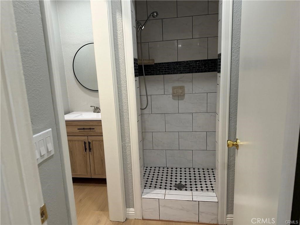 1271 W 19th Property Photo 5