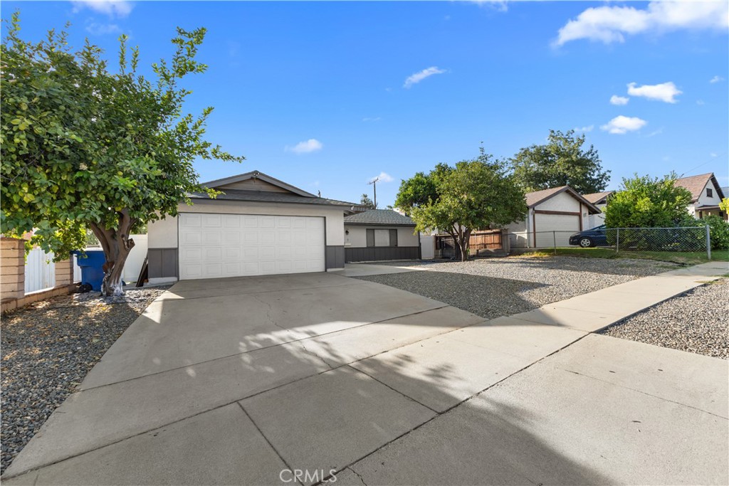 1512 Cole Property Photo 2