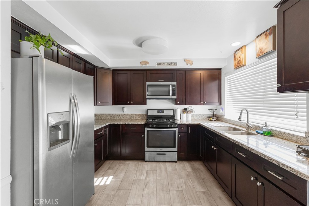 1512 Cole Property Photo 15