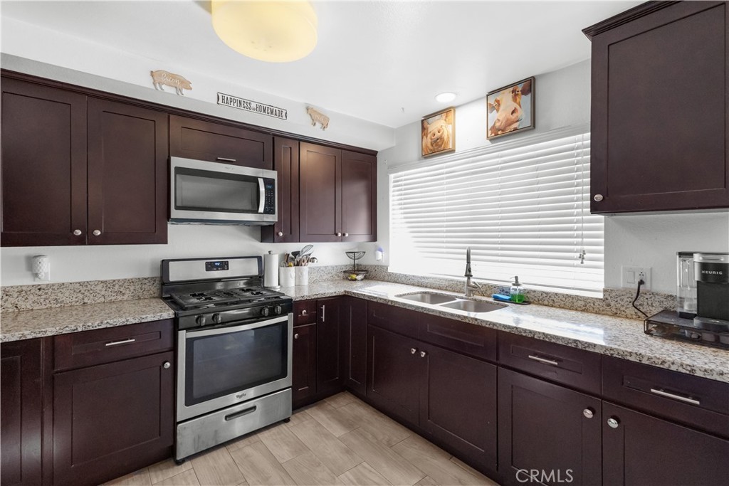 1512 Cole Property Photo 17