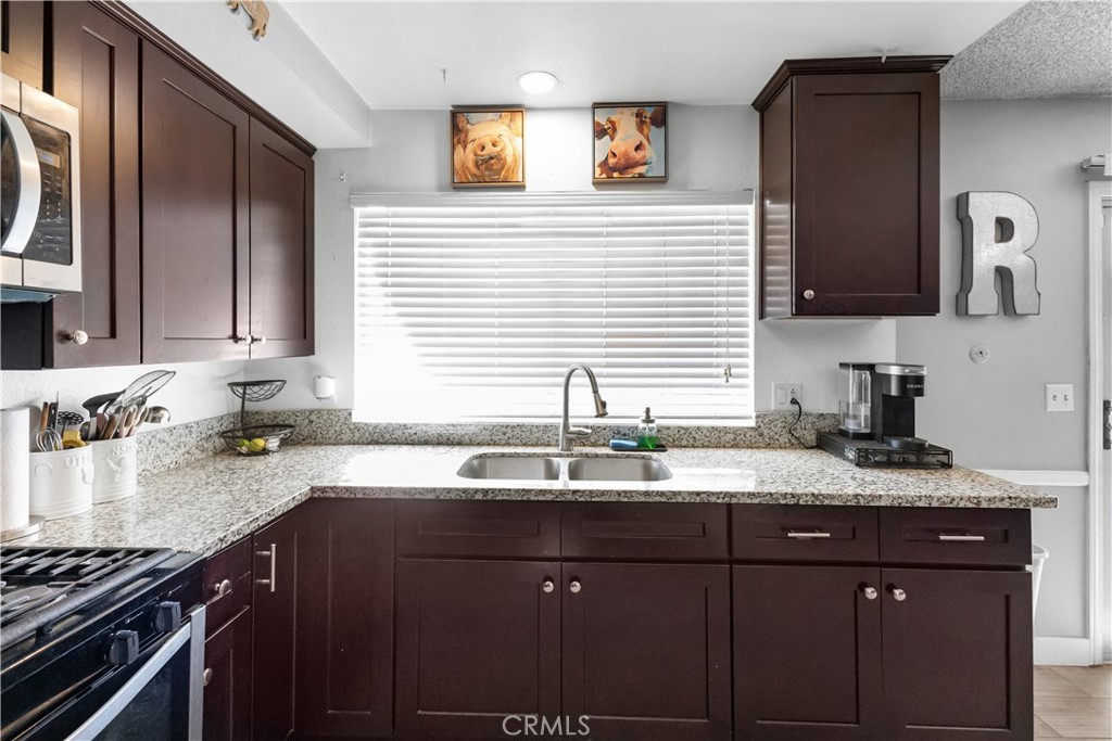 1512 Cole Property Photo 18