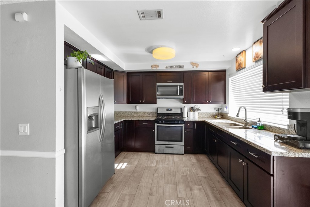 1512 Cole Property Photo 20