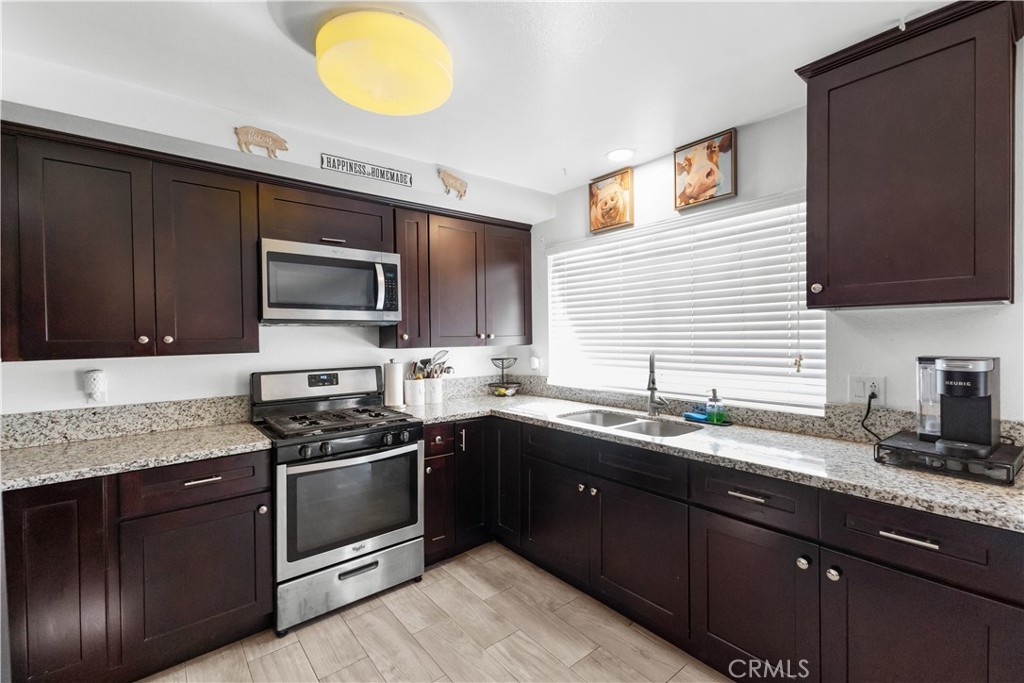 1512 Cole Property Photo 22