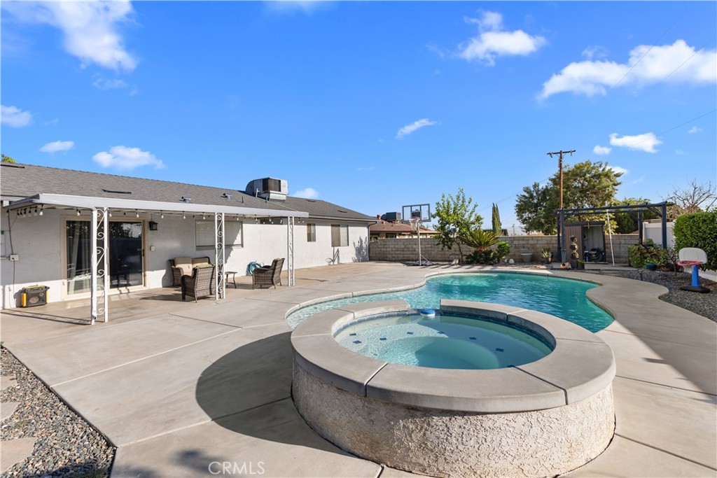 1512 Cole Property Photo 43