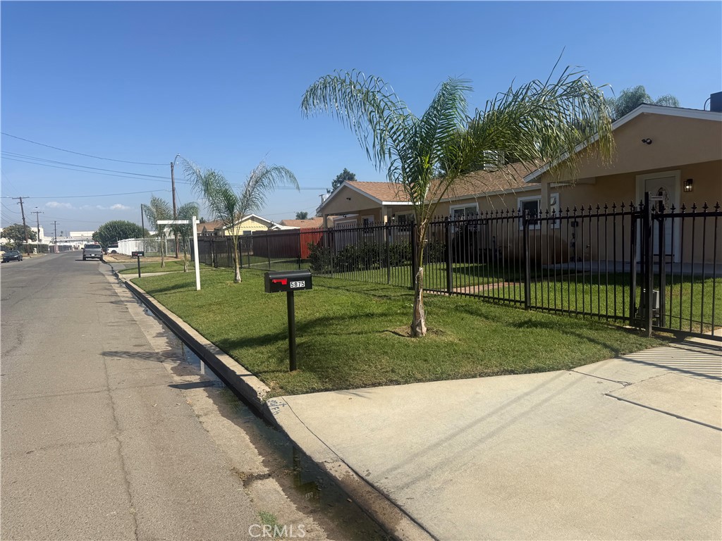 5875 5877 Challen Avenue Property Photo 4