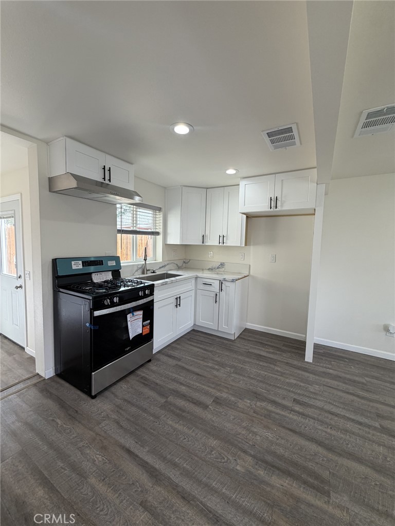 5875 5877 Challen Avenue Property Photo 6