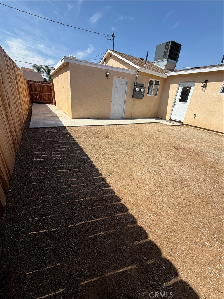 5875 5877 Challen Avenue Property Photo 18