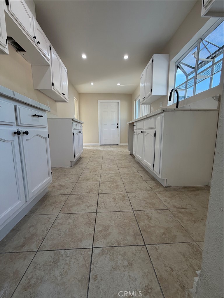 364 W Rosewood Street Property Photo 2