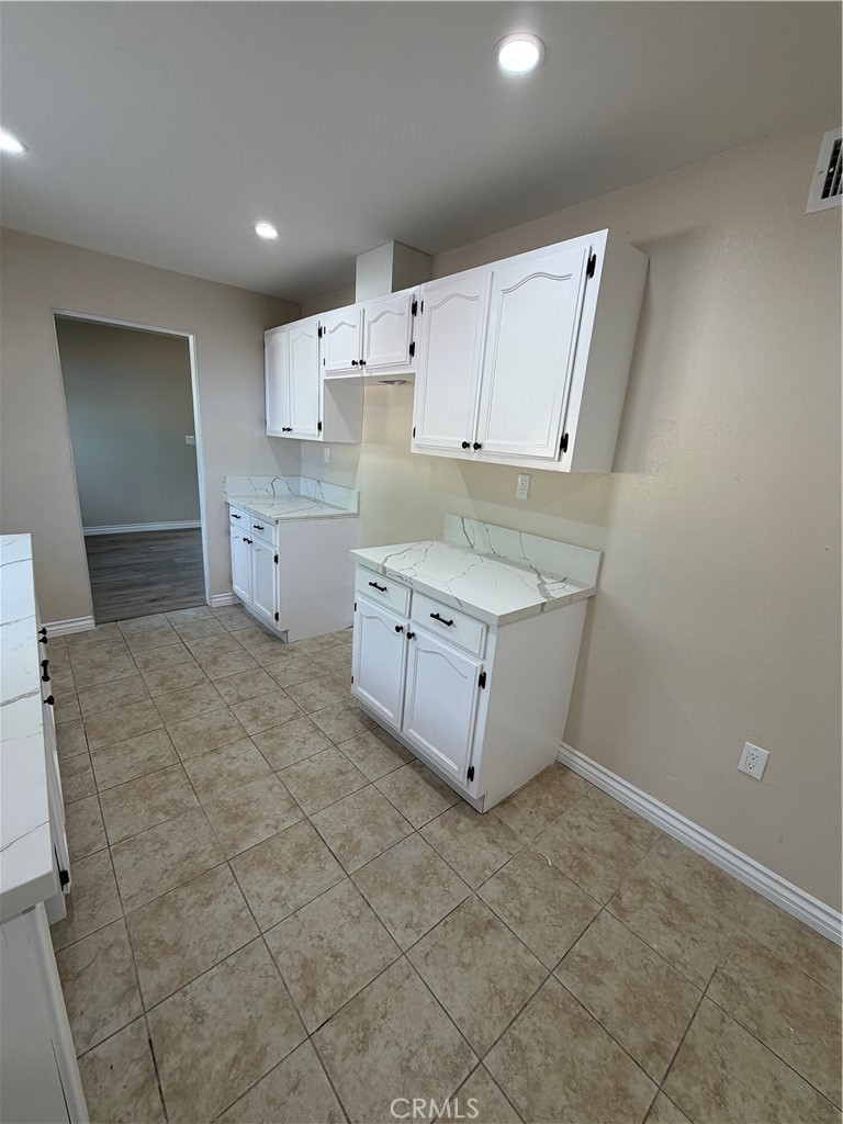 364 W Rosewood Street Property Photo 4