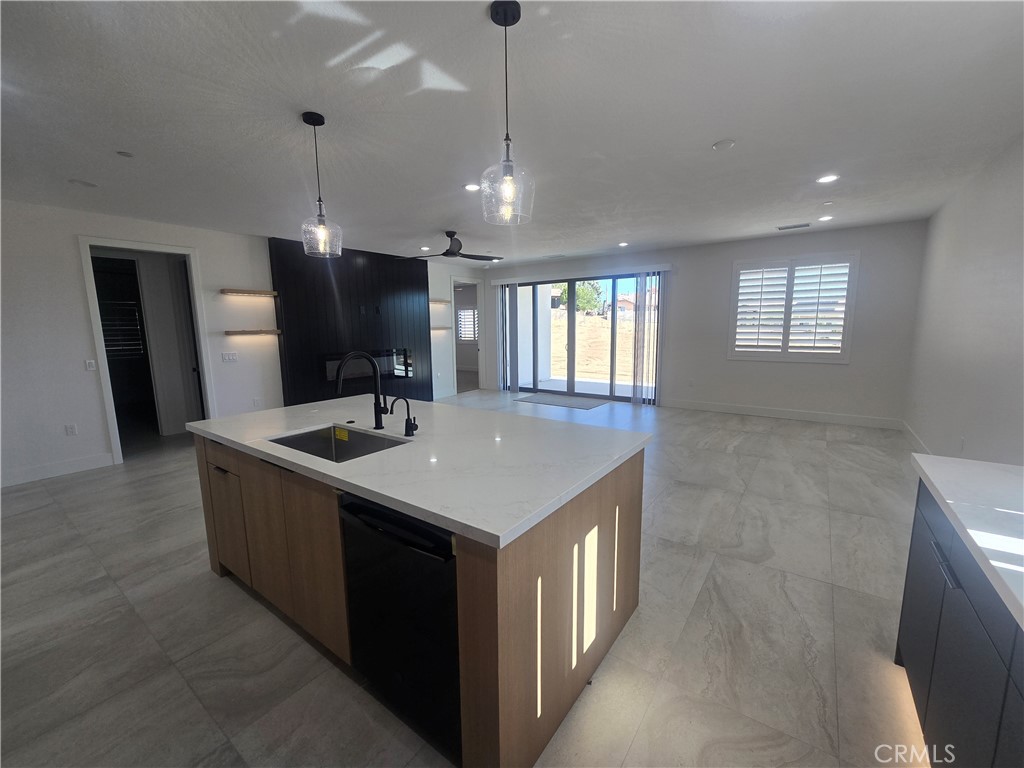 16870 Joshua Property Photo 4