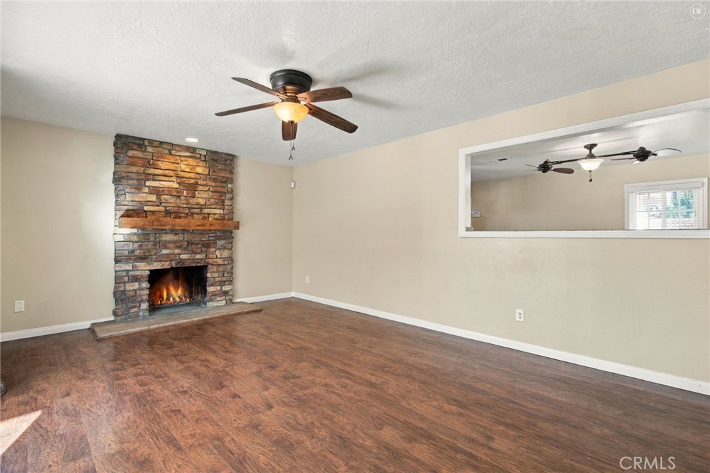 1270 W 25th Street Property Photo 8