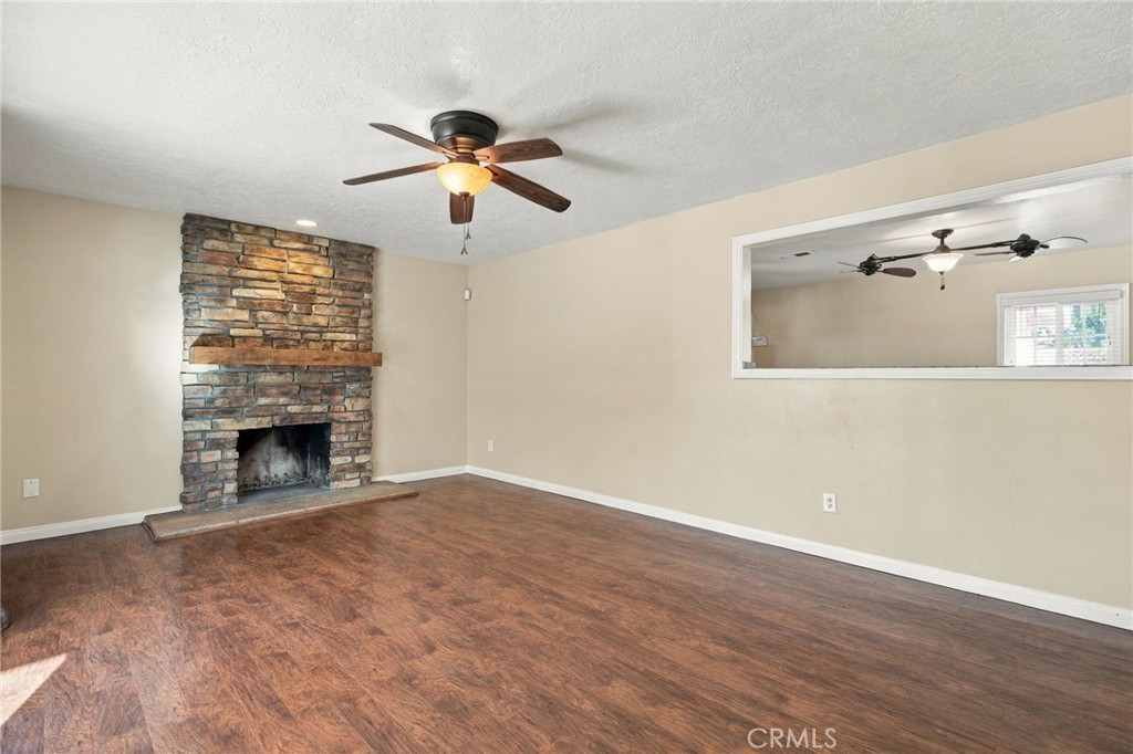 1270 W 25th Street Property Photo 10