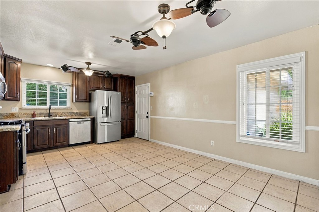 1270 W 25th Street Property Photo 12