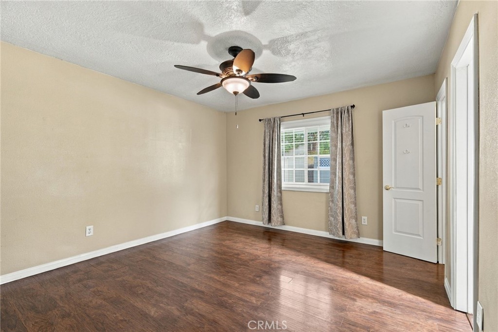 1270 W 25th Street Property Photo 19