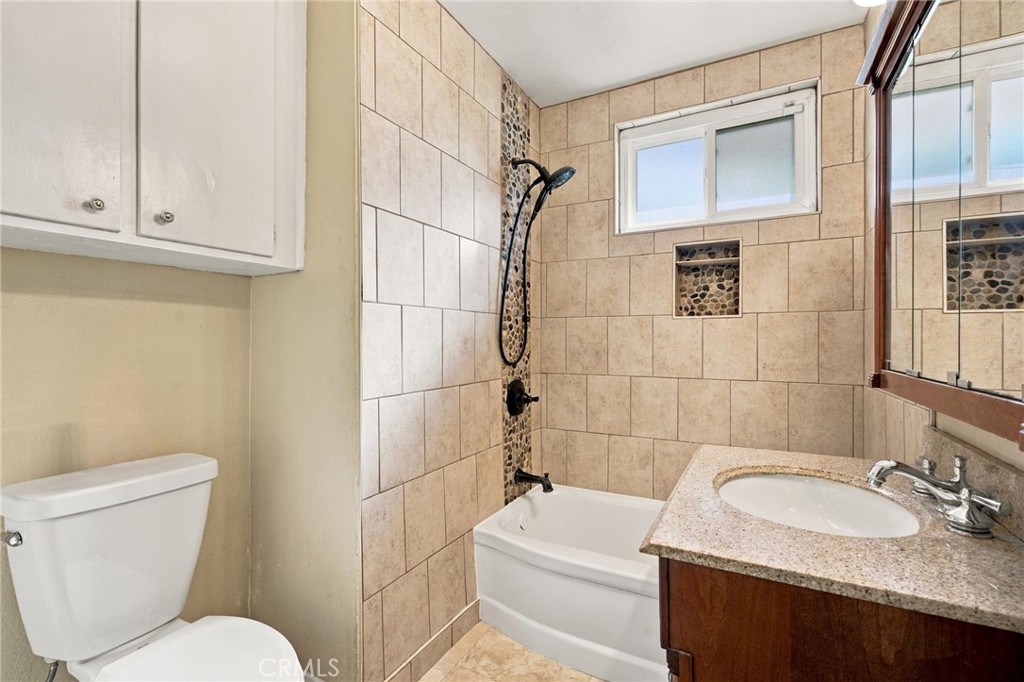 1270 W 25th Street Property Photo 29