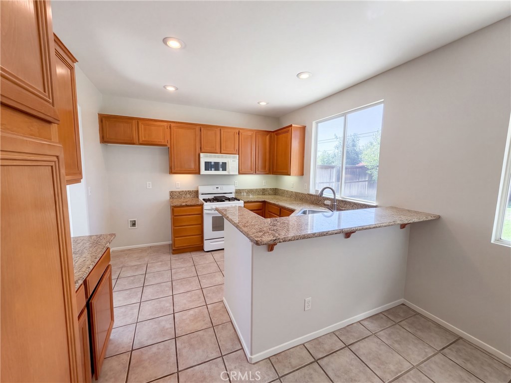 33825 Glenoaks Property Photo 2