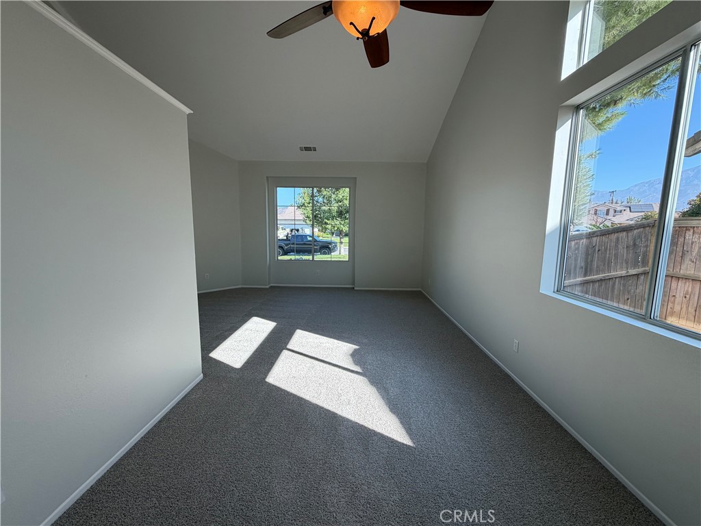 33825 Glenoaks Property Photo 3