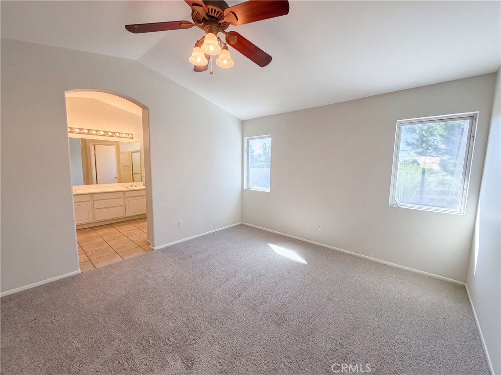 33825 Glenoaks Property Photo 4