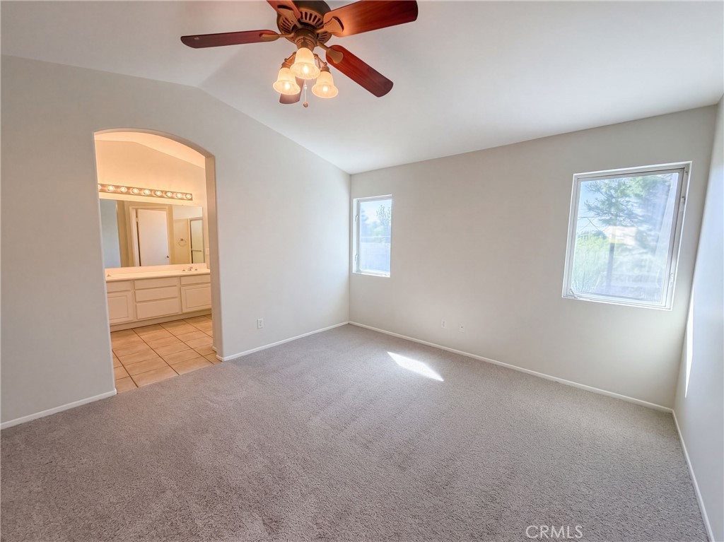 33825 Glenoaks Property Photo 4
