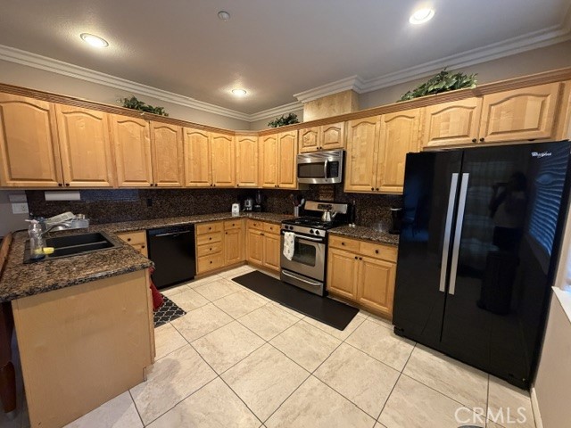 1200 E Highland 303 Property Photo 8