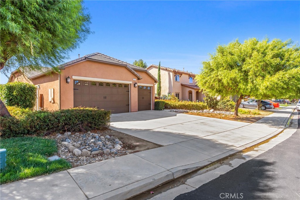 1371 Laurestine Property Photo 4