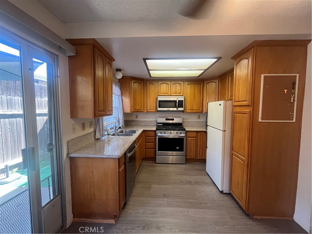 3775 Oxford Property Photo 5
