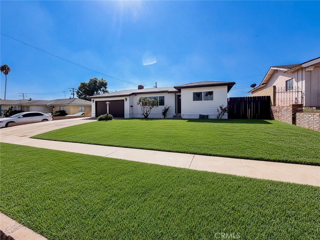 18815 Marygold Property Photo 3