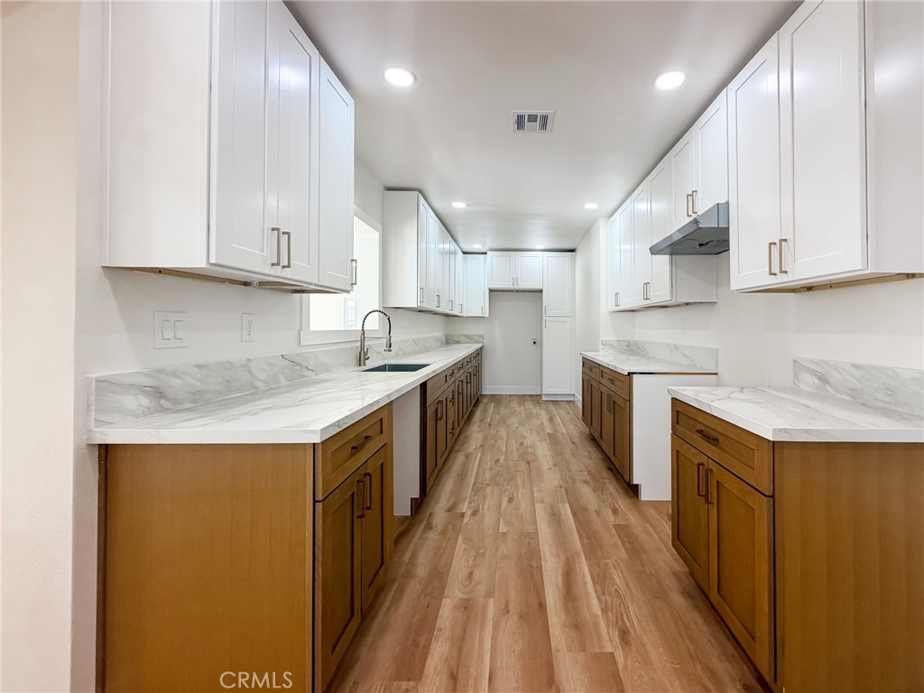 18815 Marygold Property Photo 6