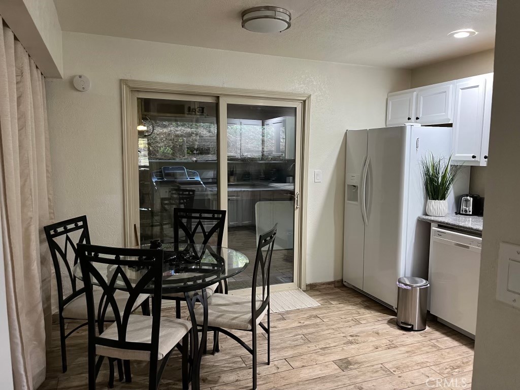 22903 Waters Drive Property Photo 7