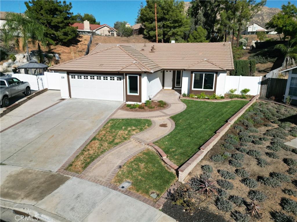 22788 Sweet Pea Property Photo 3