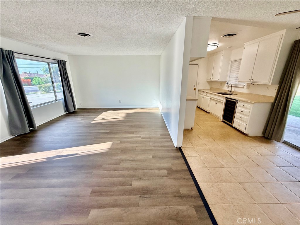 542 N Girard Property Photo 7