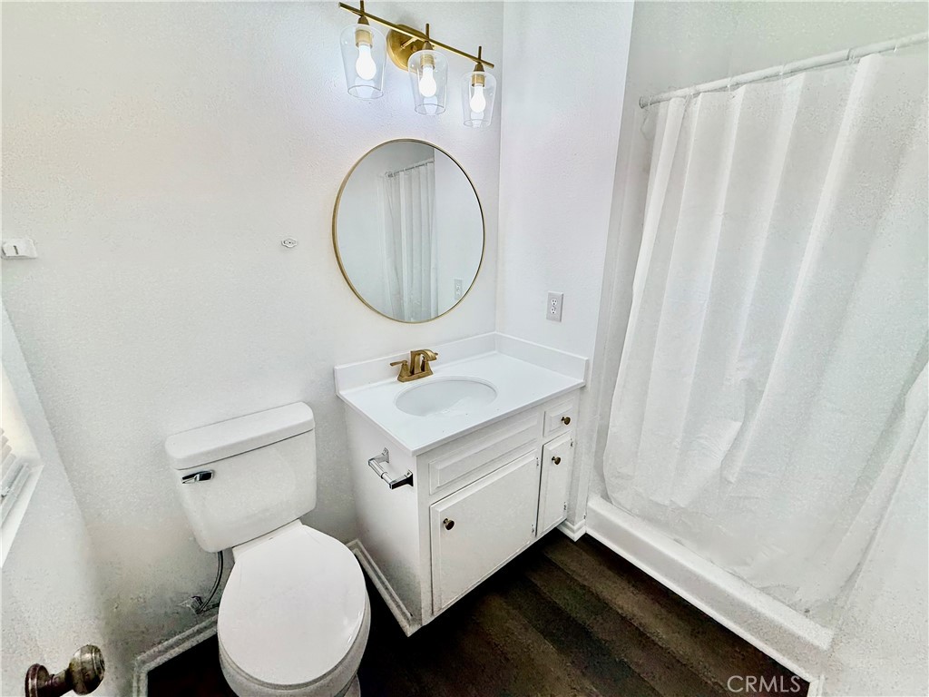 542 N Girard Property Photo 13