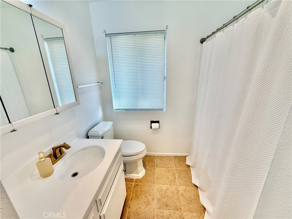 542 N Girard Property Photo 15